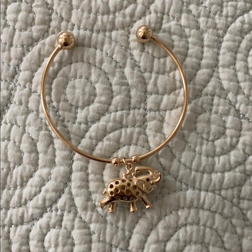 Elephant charm bracelet